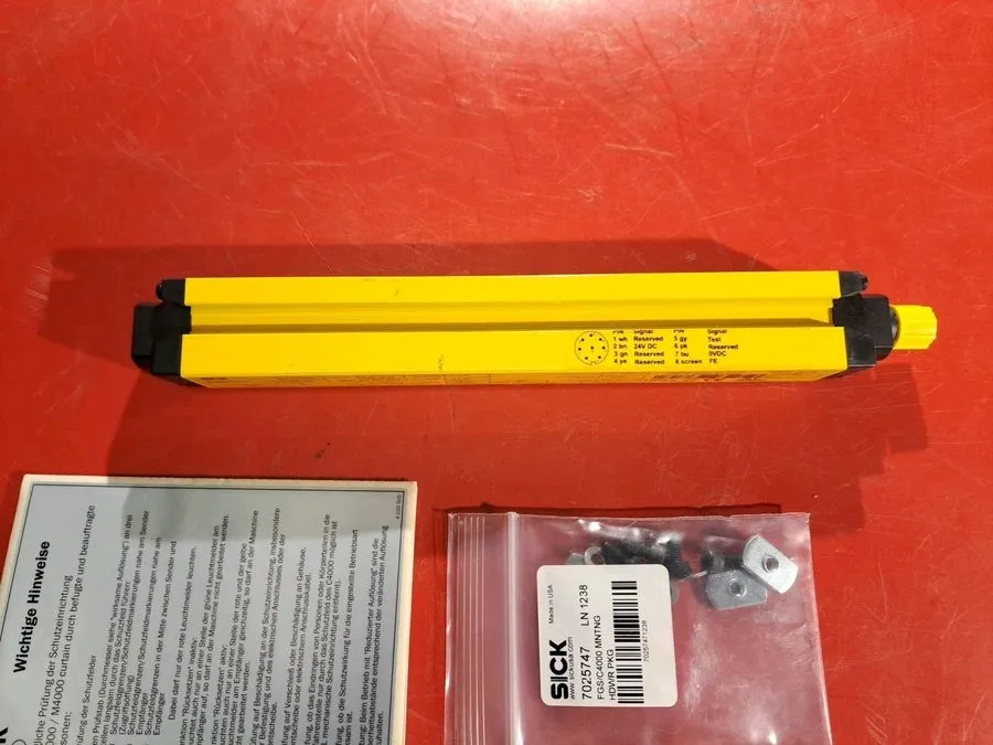 Световая завеса SICK 150MM Micro Safety Light Curtain With Accessories Mount CD  — фото лота 2