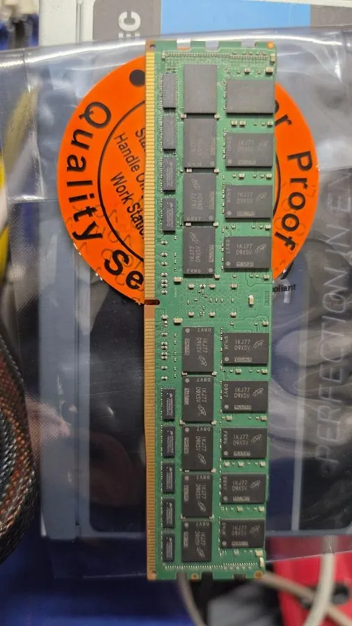 Модуль памяти Micron 64GB DDR4 ECC LRDIMM 2666V-L MTA72ASS8G72LZ-2G6J2 UCS-ML-X6