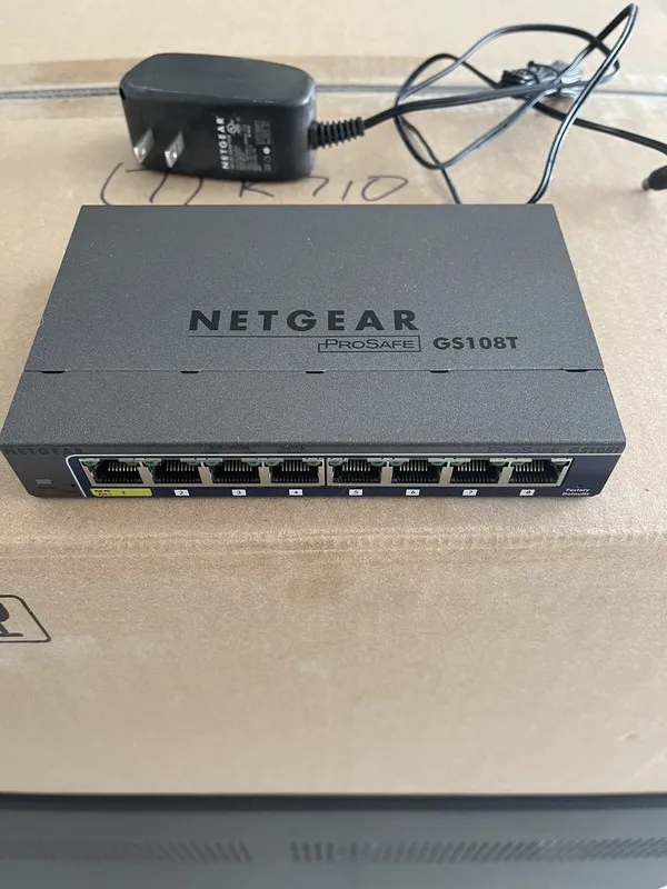 Коммутатор NETGEAR GS108TV2 8-Port Gigabit Ethernet Smart Switch with 1 PD Port 