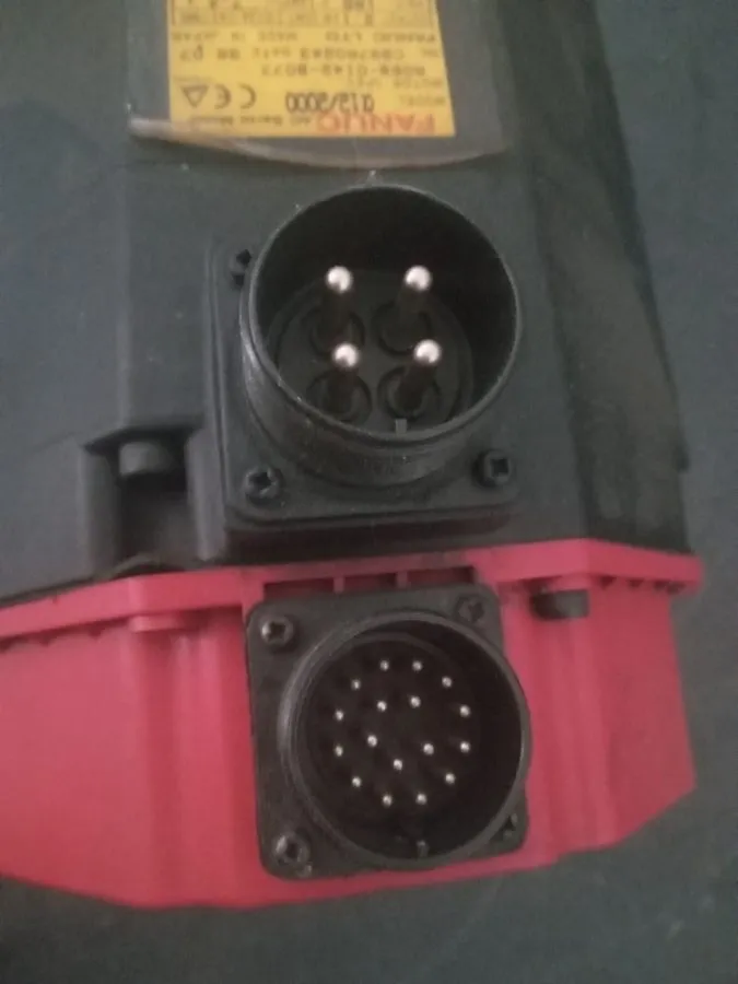 Серводвигатель FANUC A06B-0142-B077 α12/2000 AC SERVO MOTOR B-651142E a12/2000 — фото лота 2