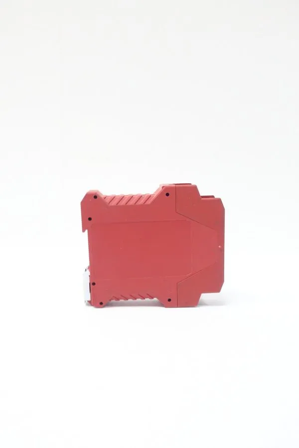 Реле безопасности Allen-Bradley 440R-N23132 MSR127TP Safety Relay 24VAC/DC Ser B