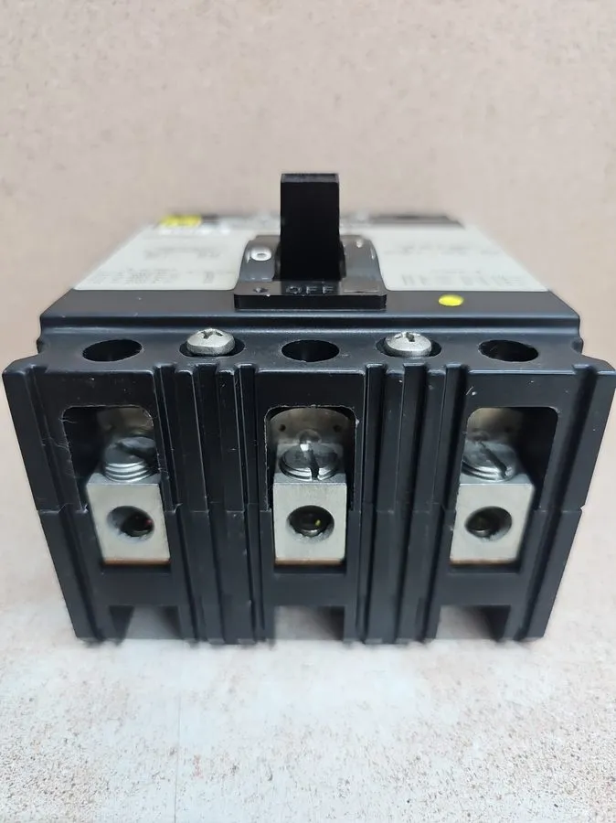 Автоматический выключатель Square D FAL34100 Circuit Breaker 100A 3-Pole 480V AC