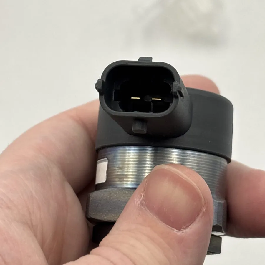 Трубопроводная арматура 12611872 Fuel Pressure Regulator для GM Duramax 6.6L LML
