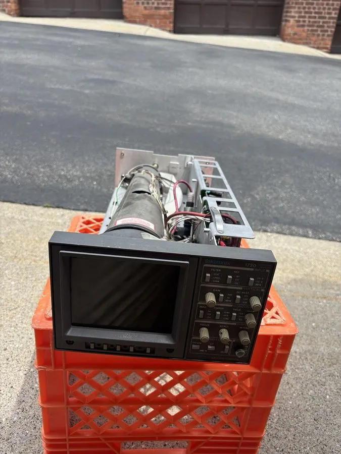 Тестер TEKTRONIX 1730 Waveform Monitor and 1720 Vectorscope