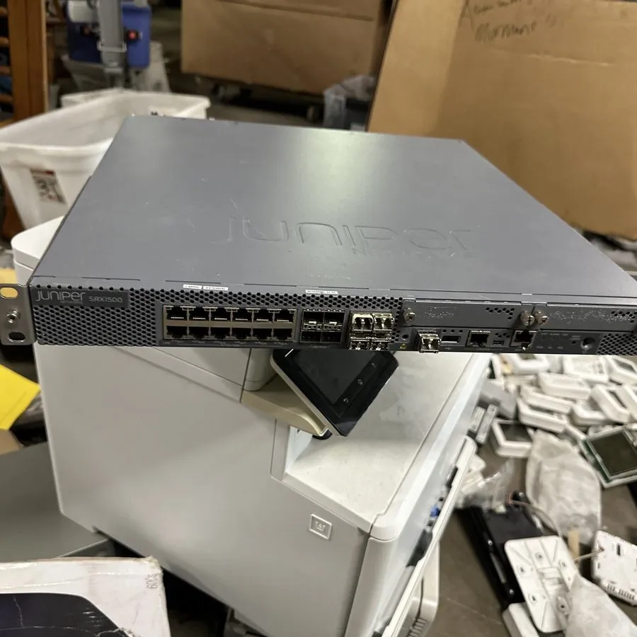 Межсетевой экран SRX1500-SYS-JE-AC Services Gateway 2x JPSU-400W-AC- -VAL