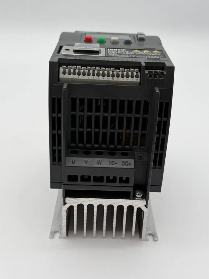 Частотный преобразователь SIEMENS SINAMICS 6SL3210-5BE13-7UV0 0.37KW 400VAC V20 