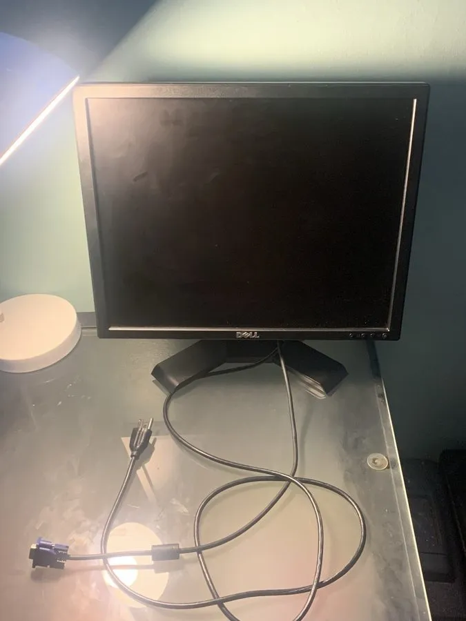 Монитор Dell UltraSharp 1907FP 19in LCD Monitor 1280x1024 5:4 VGA DVI-D Black — фото лота 1