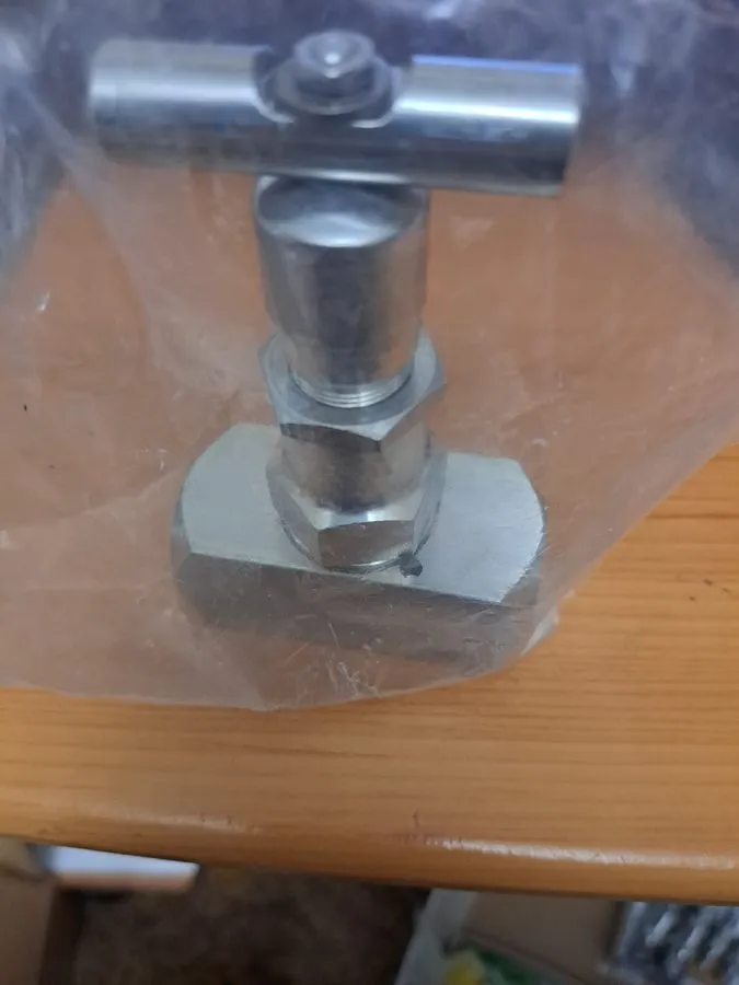 Клапан Swagelok needle valve SS-8GUF8-G, 1/2", 316SS 6000psi