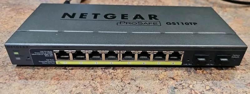Коммутатор NETGEAR GS110TP 8-Port Gigabit PoE+ Smart Switch (GS110TP-300NAS)