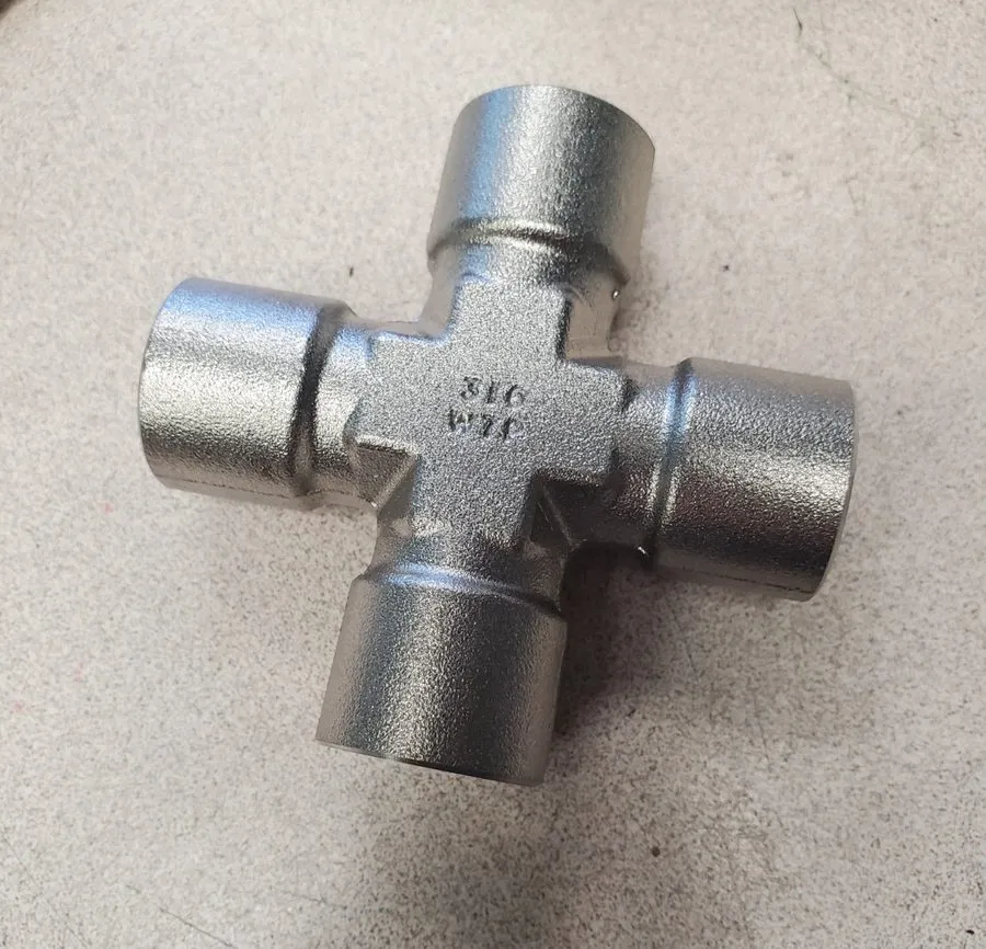 Фитинг Swagelok/Cajon SS-6-CS Stainless Steel Pipe Fitting 3/8” Cross Female NPT