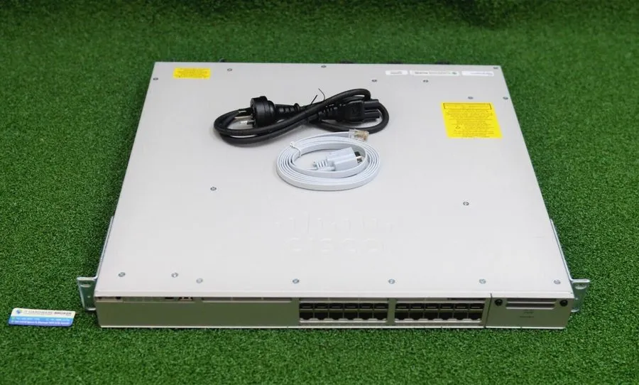 Коммутатор Cisco C9300-24P-E Cisco 24 port 3-layer POE core switch