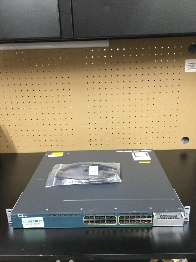 Коммутатор Cisco Catalyst WS-C3560X-24P-S 24-Port PoE+ Switch w/ C3KX-NM-10G