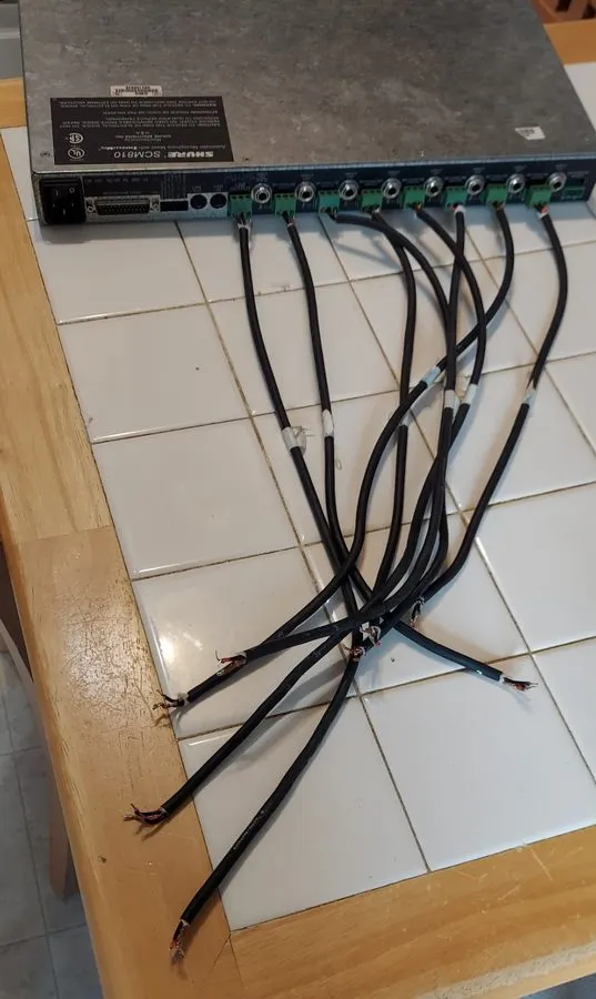 Микрофон Shure SCM810 8-Channel Automatic Microphone Mixer ( )