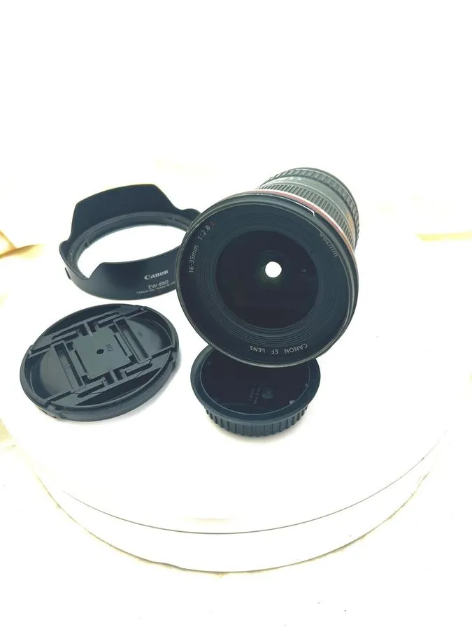 Объектив Canon Zoom Lens EF 16-35mm f/2.8L USM