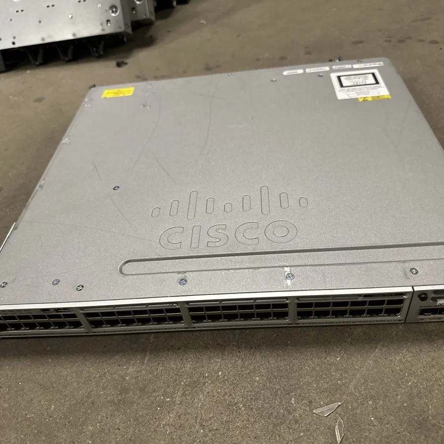 Коммутатор Cisco Catalyst WS-C3850-48T-E 48-Port w/ C3850-NM-4-10G Switch Reset