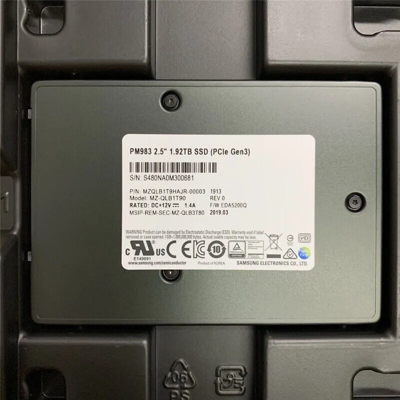 SSD-накопитель MZ-QLB1T90 Samsung PM983 2.5" 1.92TB SSD PCI-E 3.0 NVMe U.2 MZQLB