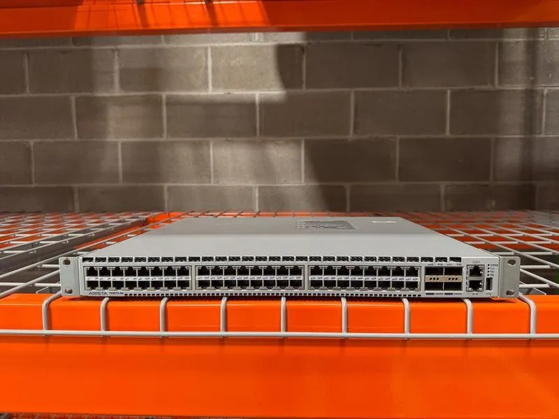 Коммутатор Arista DCS-7050TX-64-F 48x 10Gb 4x 40Gb QSFP+ Ports Layer 3 Fully