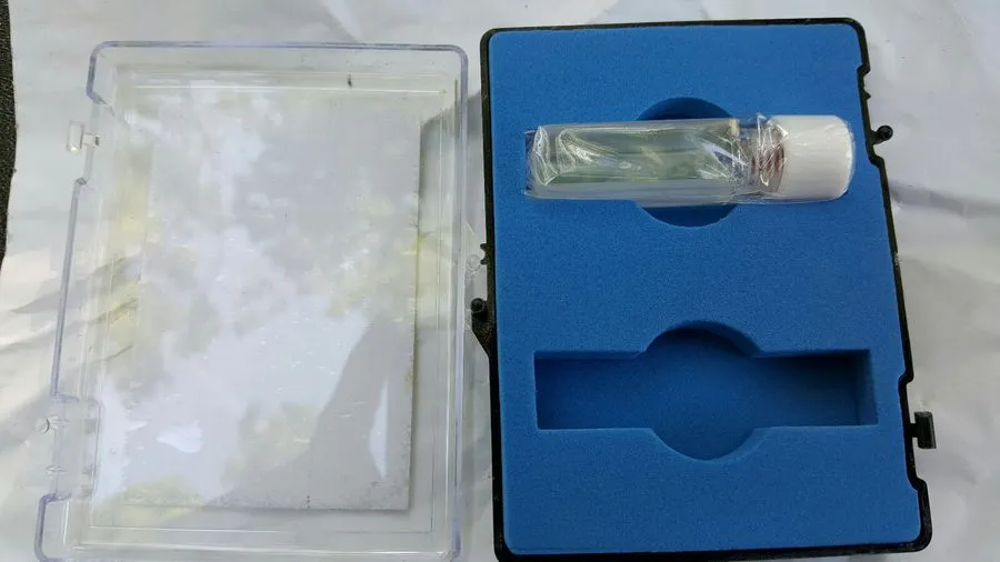 Спектрофотометр VWR Spectrosil Spectrophotometer Cells #414004- of 1 — фото лота 1