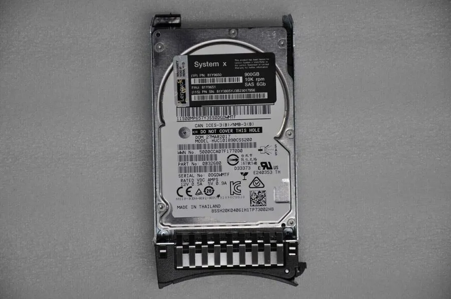 Жёсткий диск Lenovo 81Y9650 81Y3805 81Y9651 900GB 2.5"10K RPM 6G SAS SFF Hard Dr