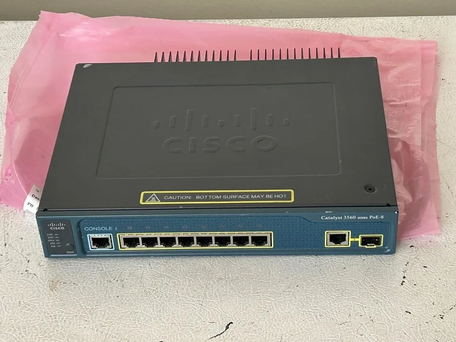 Коммутатор Cisco Catalyst WS-C3560-8PC-S V04 Compact 8 Port 10/100 PoE Switch