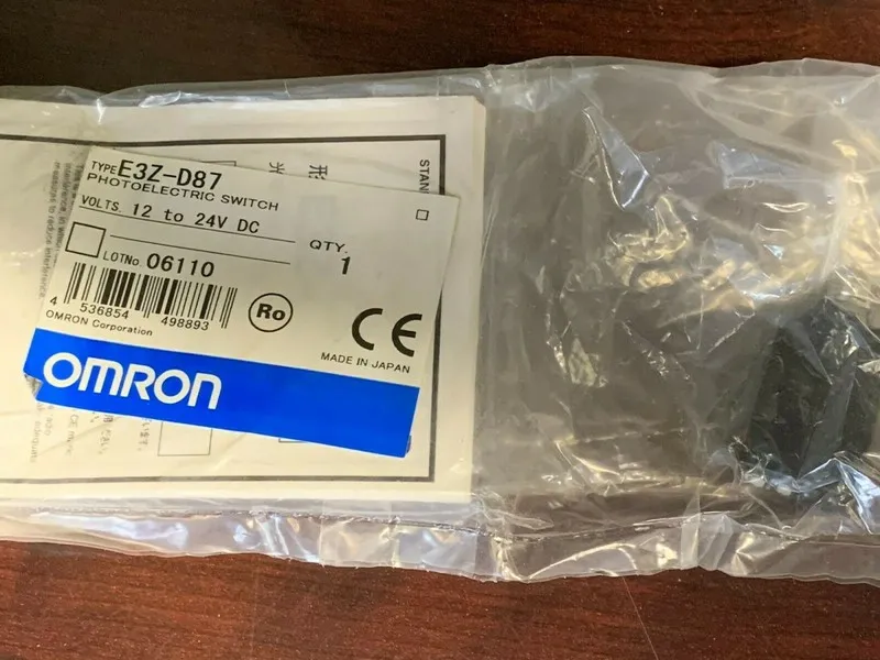 Фотоэлектрический датчик OMRON E3Z-D87 photoelectric sensor 12 to 24VDC