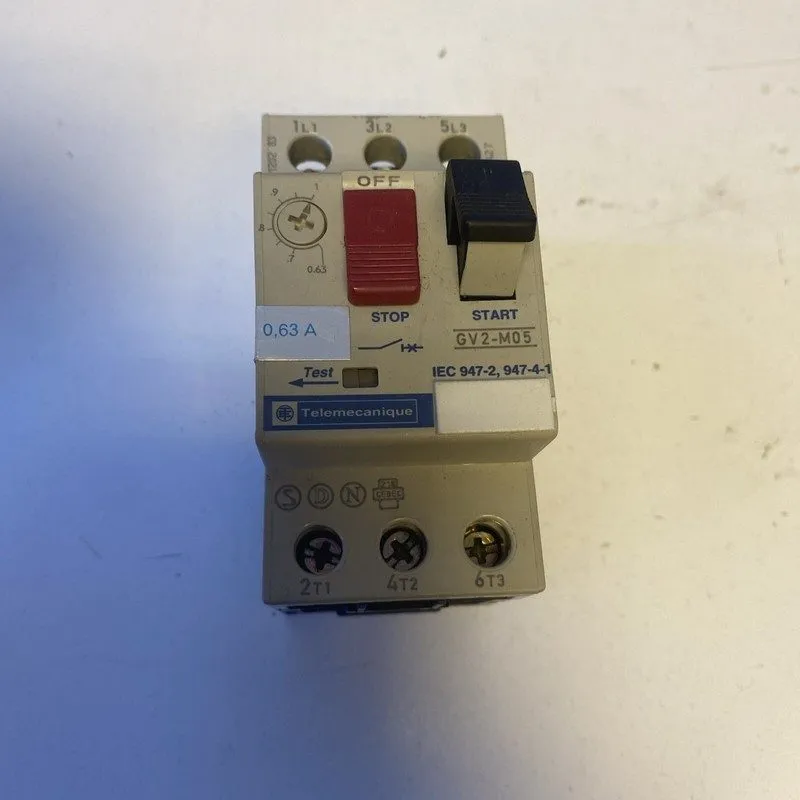 Автоматический выключатель Telemecanique GV2-M05 0.63- 1A 690V Motor Circuit Bre — фото лота 1