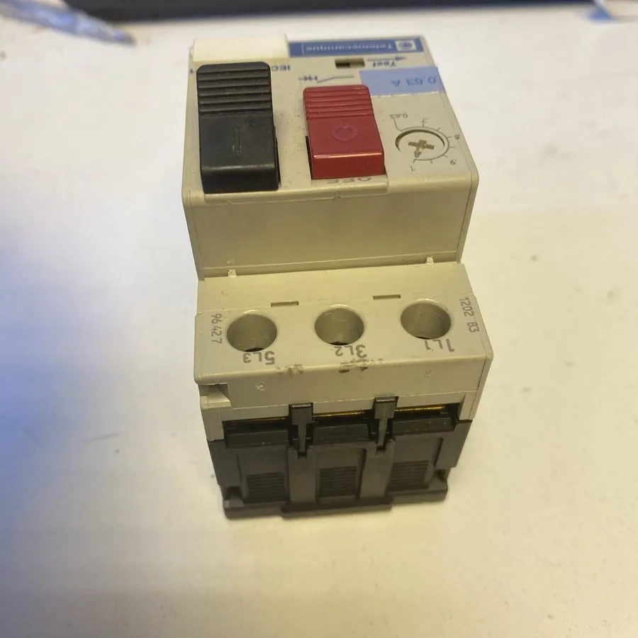 Автоматический выключатель Telemecanique GV2-M05 0.63- 1A 690V Motor Circuit Bre — фото лота 3