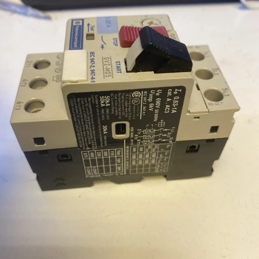 Автоматический выключатель Telemecanique GV2-M05 0.63- 1A 690V Motor Circuit Bre — фото лота 4