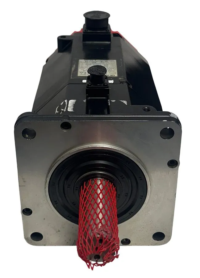 Серводвигатель GE FANUC AC SERVO MOTOR A06B-0143-B075#7008 A12/3000 3PH 2.8KW 30