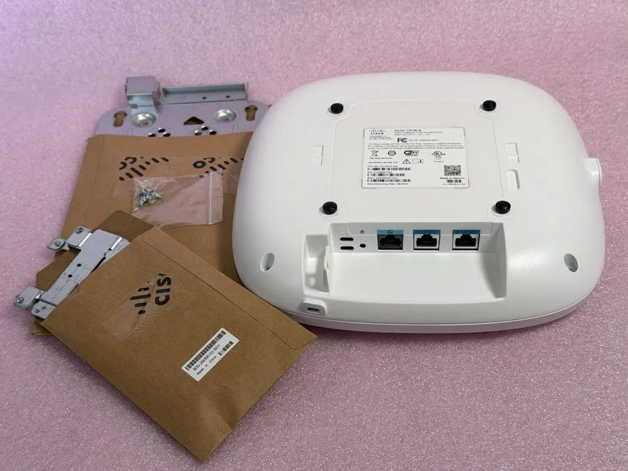 Точка доступа Wi-Fi Cisco Catalyst C9136i-B WiFi 6E Bluetooth Indoor PoE WAP