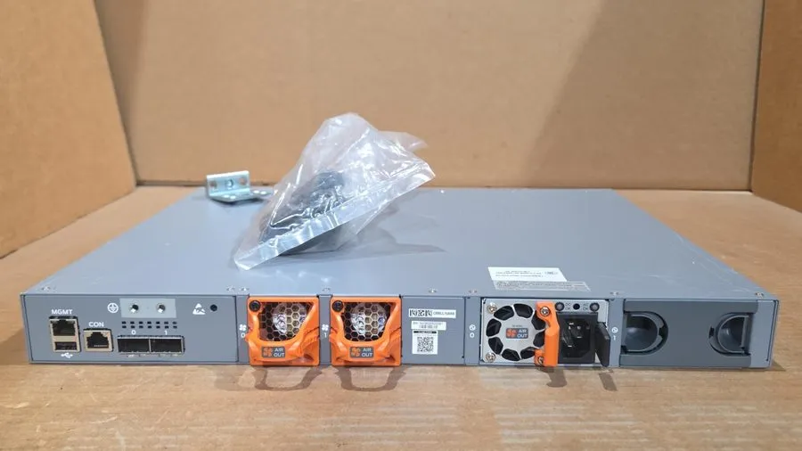 Коммутатор Juniper EX3400-48T 48-Port GbE + 4-Port 1/10Gb SFP+ 150W AC AFO Switc