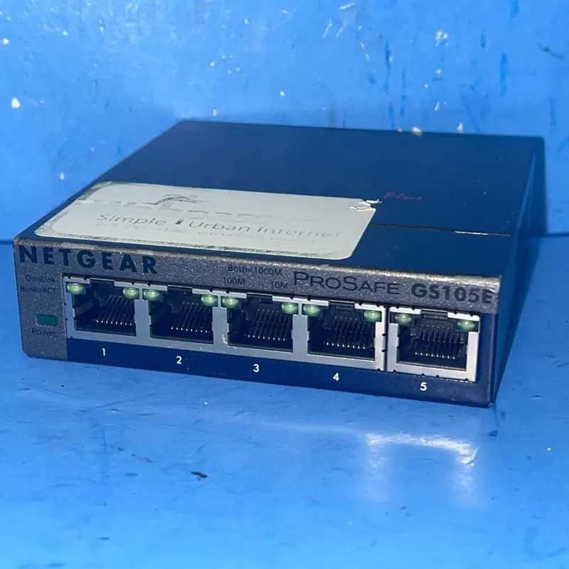Коммутатор NETGEAR GS105E 5-Port Gigabit Smart Managed Plus Ethernet Switch