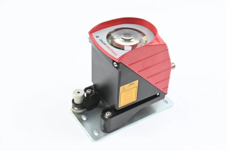 Датчик Leuze AMS 200/200-11 Distance Sensor 50103158