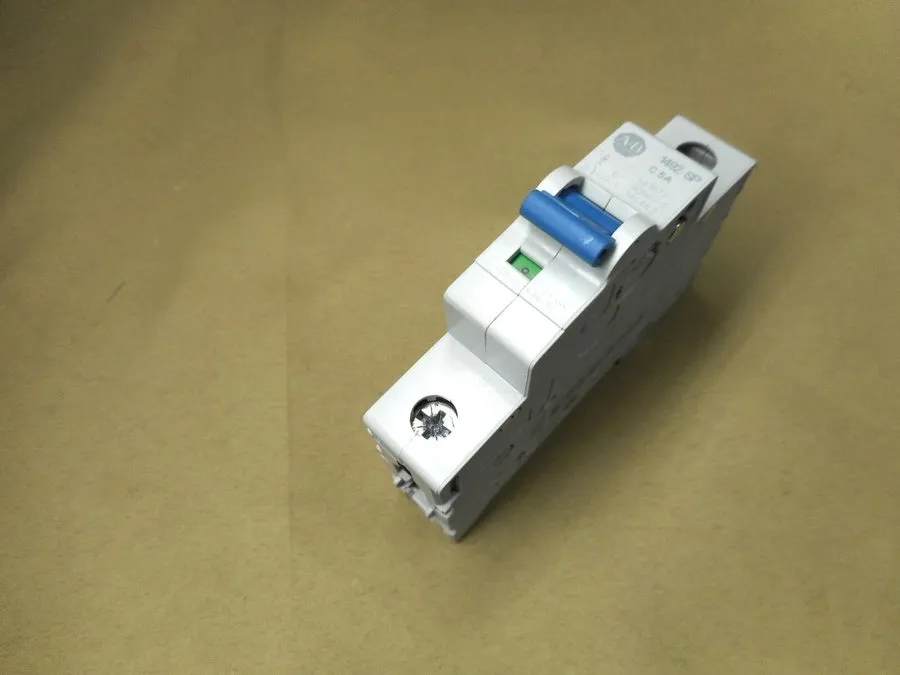 Автоматический выключатель Allen- Bradley 1492-SPM1C050 Circuit Breaker 1 Pole 5