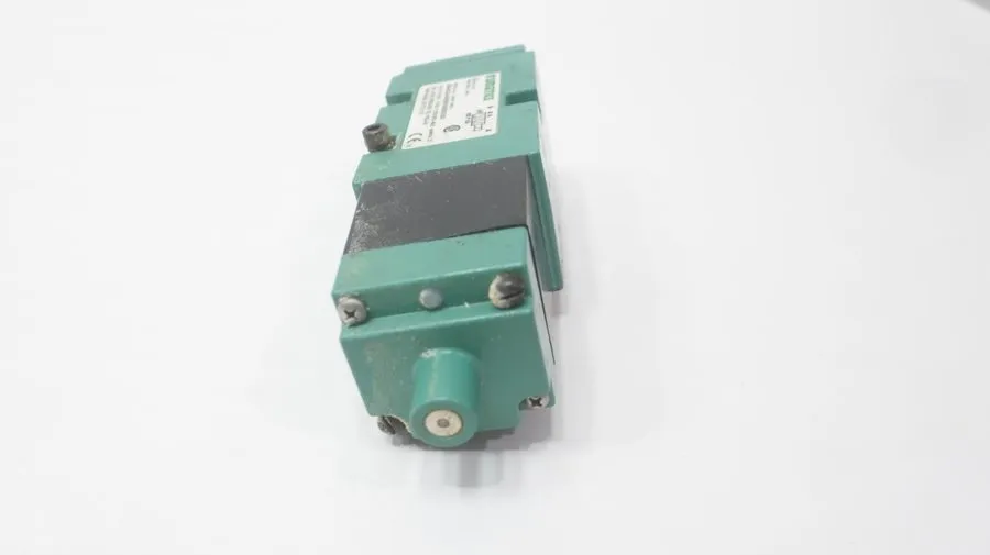Электромагнитный клапан 2 Numatics 554SA400K000030 Pneumatic Solenoid Valve 110-