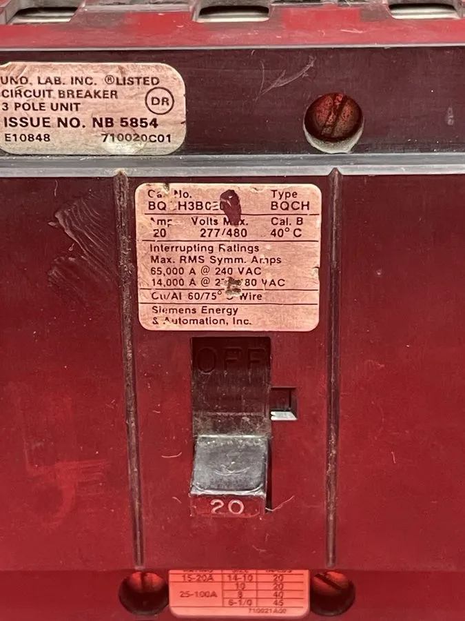 Автоматический выключатель Siemens BQCH3B020 20 Amp 3 Pole 277/480V Bolt On Circ
