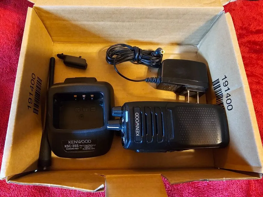 Радиостанция Kenwood NX-1000 Series (NX-1300-K5) UHF Transceiver Two-Way Radio