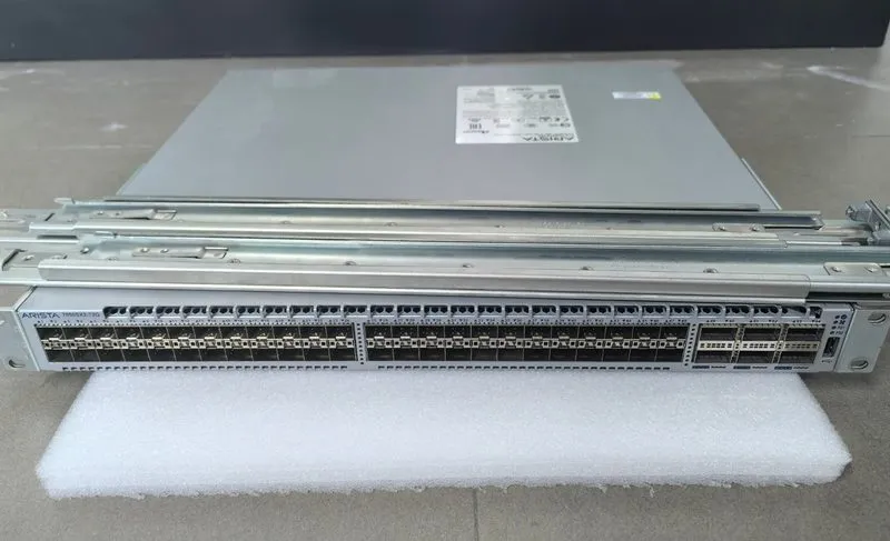 Коммутатор Arista DCS-7050SX-72Q-F 48xSFP+ 6x40GbE QSFP+ switch — фото лота 1