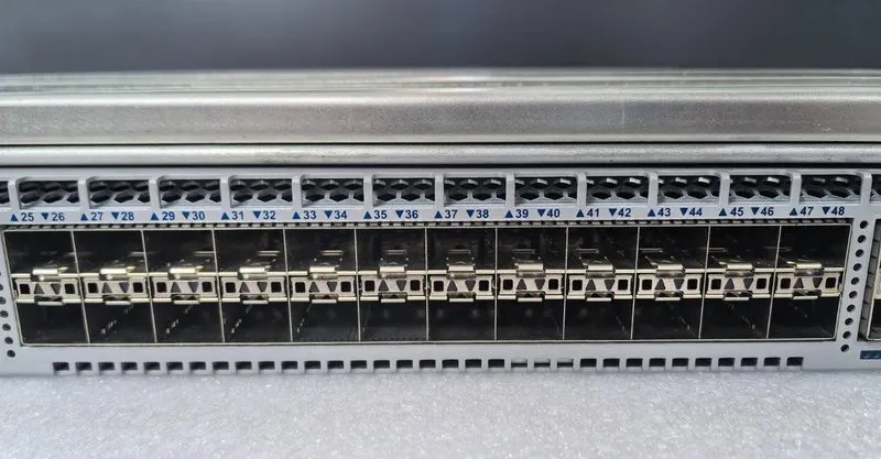 Коммутатор Arista DCS-7050SX-72Q-F 48xSFP+ 6x40GbE QSFP+ switch — фото лота 3