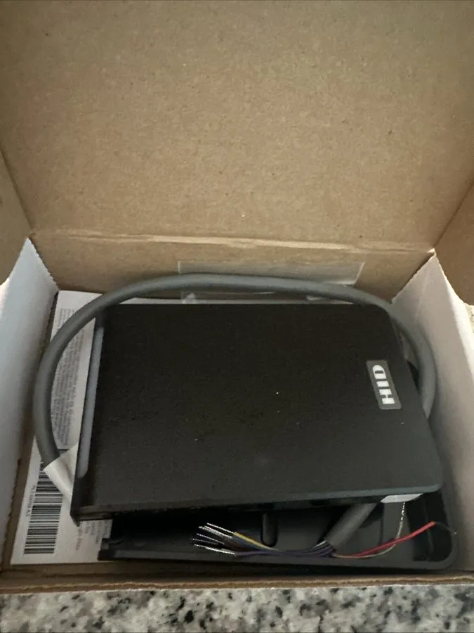 Оборудование видеонаблюдения HID Signo 40NKS-02-0002BL er 40 Black — фото лота 1