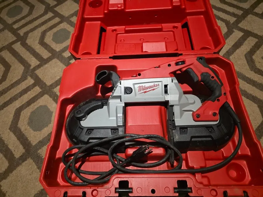 Оборудование ЧПУ Milwaukee 6232-20 Corded Deep Cut Variable Speed Band Saw with 