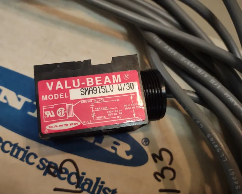 Фотоэлектрический датчик Banner SMA915LV 25879 Valu-beam Photoelectric Sensor 12