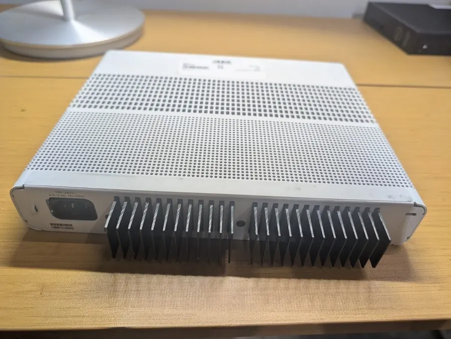 Коммутатор Cisco WS-C2960CX-8PC-L V03 Switch 8x 1GB PoE+ 2x 1GB SFP