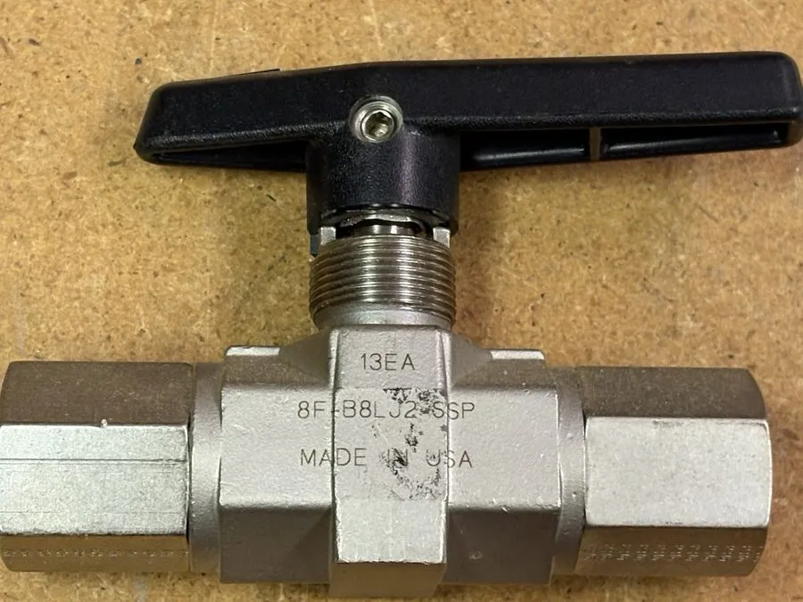 Клапан Parker 8F-B8lj2-Ssp 1/2" Fnpt Stainless Steel Ball Valve Inline