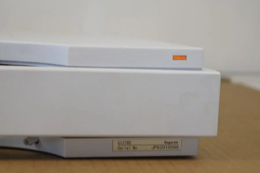 Хроматограф Agilent 1200 G1379B Micro Vacuum Degasser HPLC Powers On — фото лота 1