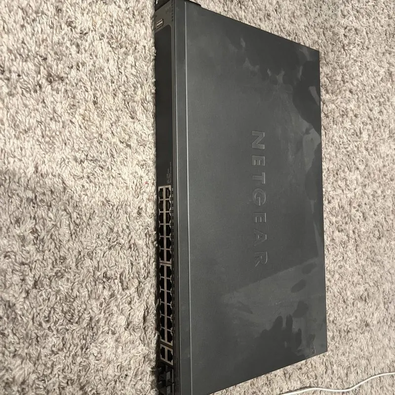 Коммутатор Netgear ProSafe M4100-26G PoE 26 Port Gigabit PoE Managed Switch — фото лота 2