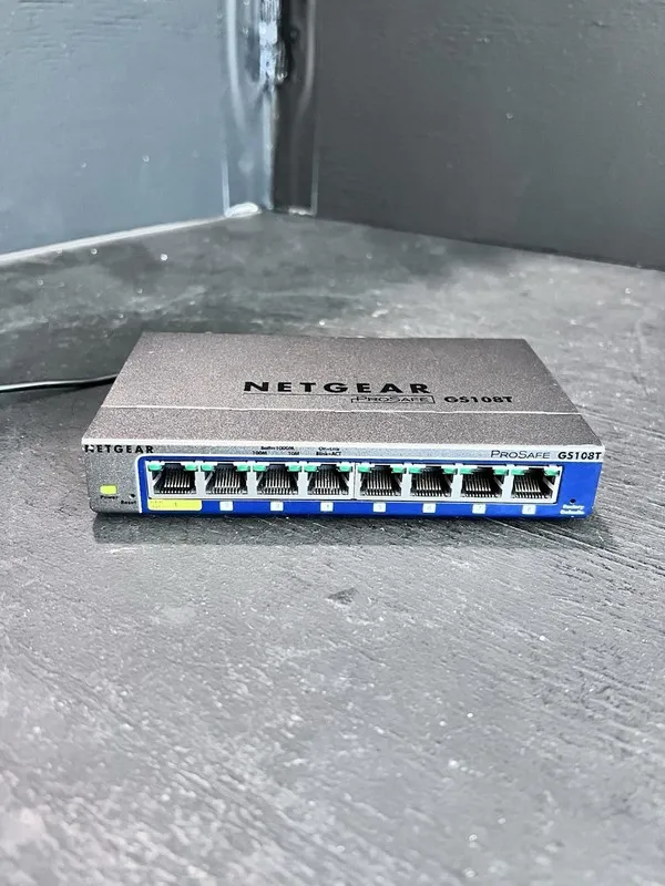 Коммутатор NETGEAR GS108TV2 8-Port Gigabit Ethernet Smart Switch with 1 PD Port 