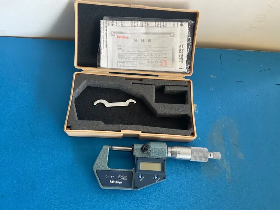 Микрометр 15584 Mitutoyo 293-761-30 digital micrometer 0-1" 0.001MM .00005"