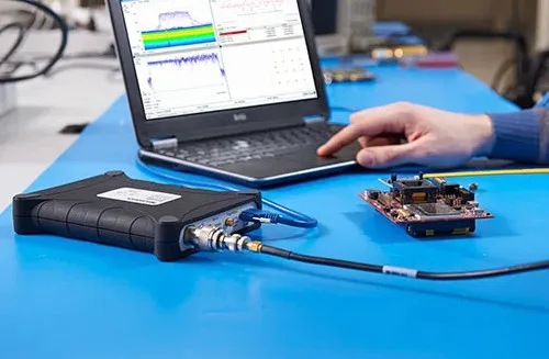 Анализатор спектра Tektronix RSA306B Real-Time Spectrum Analyzer 9kHz-6.2GHz