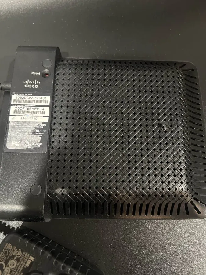 Маршрутизатор Cisco Linksys E1200 Wireless-N N300 Router 2.4GHz WiFi 4-Port